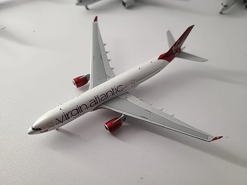 Gemini Jets escala 1:400 Virgin Atlantic Airbus A330-200 G-VMIK Foto 2 de 3