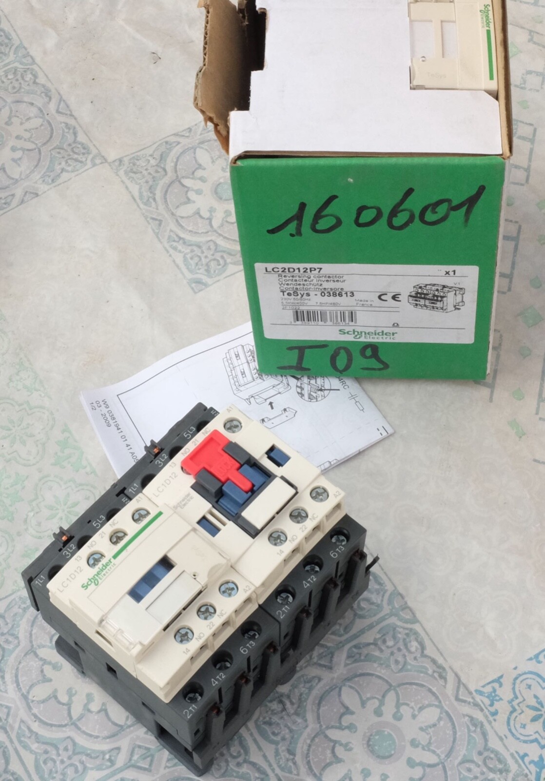 Contacteur inverseur Schneider LC2D12P7 pour éviter les courts-circuits 230V