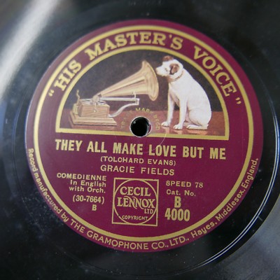 78rpm GRACIE FIELDS they all make love but me / life`s desire