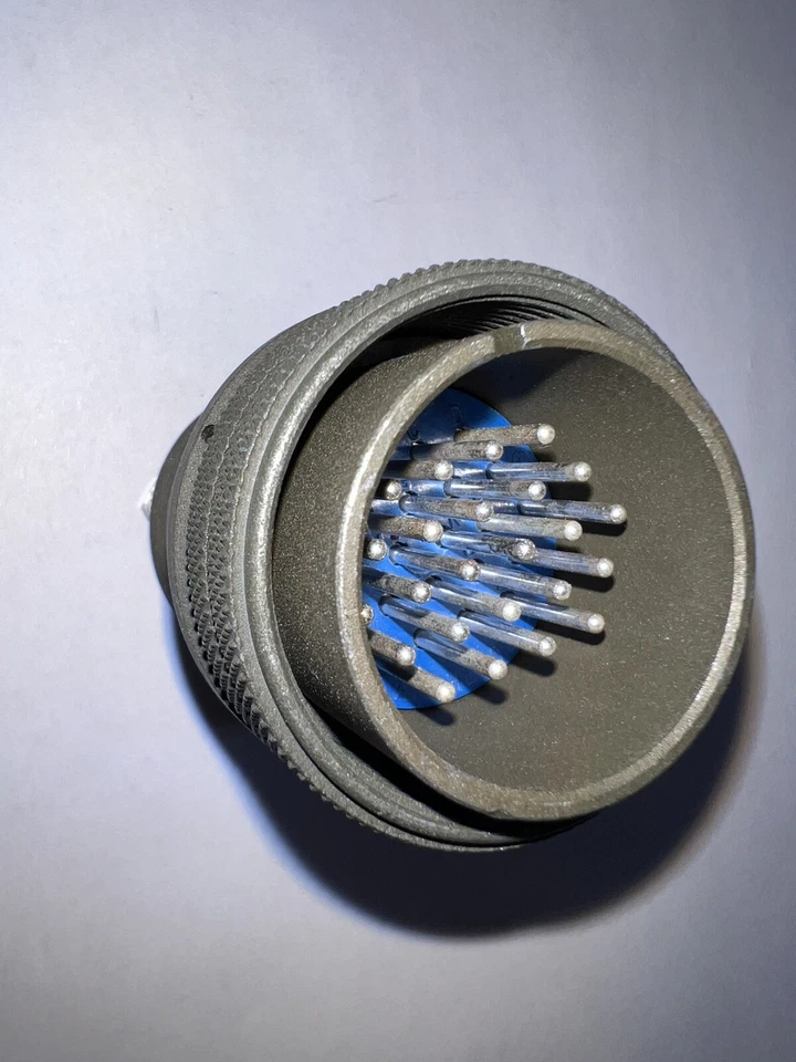 New Amphenol Connector 24 Pin  MS3106A24-28P. - Image 3 of 4