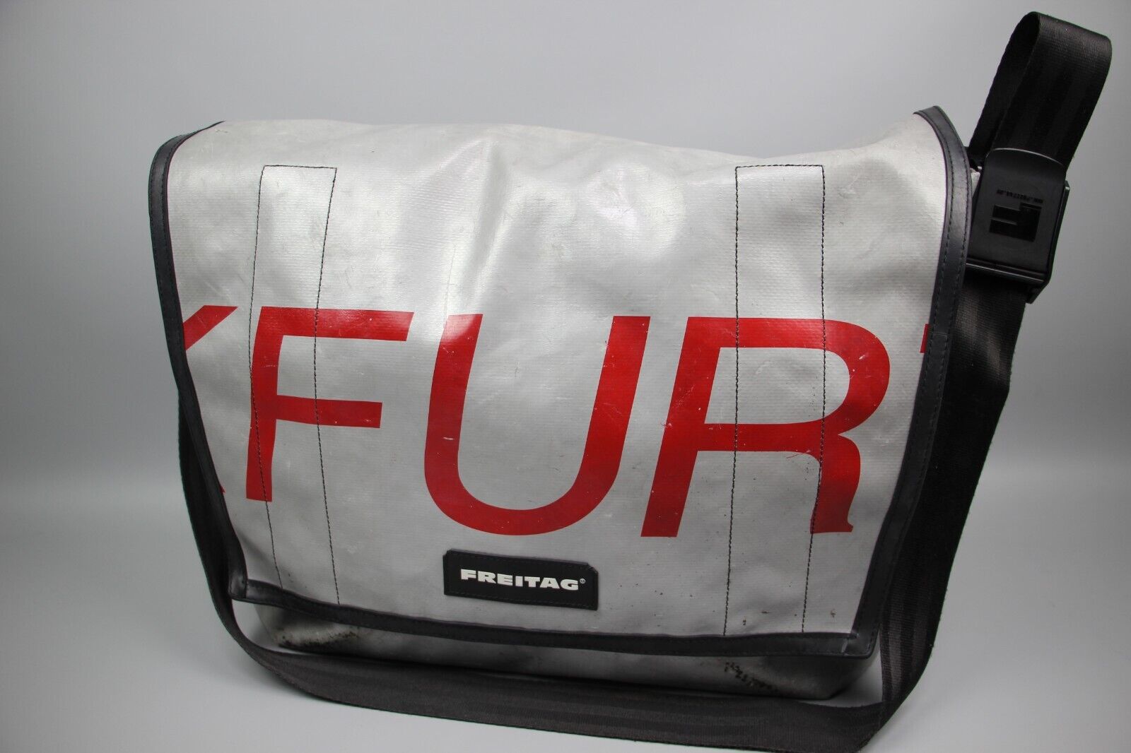 FREITAG F13 TOP CAT Silver/Navy Blue Used PVC MESSENGER CLASSIC 