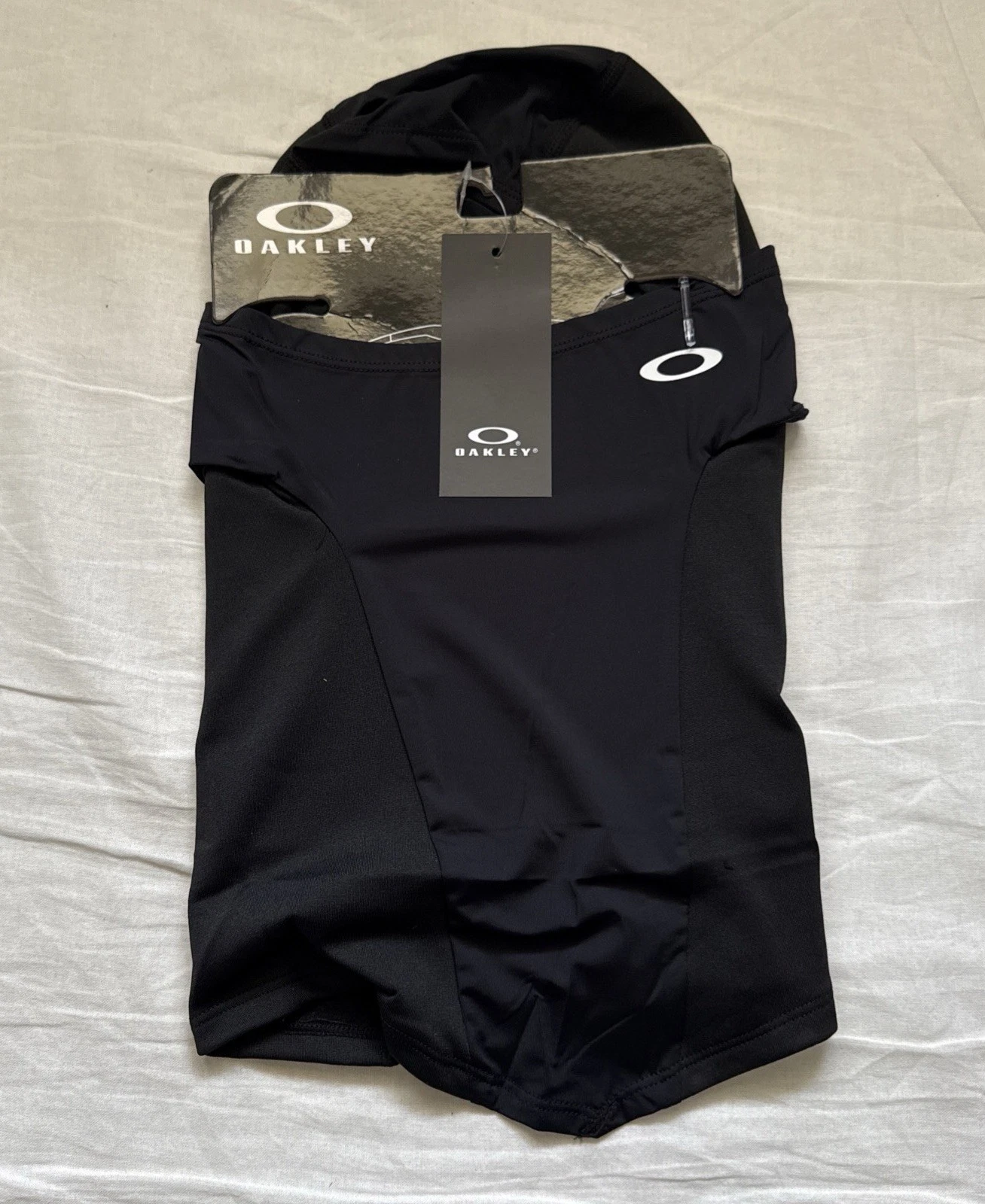 OAKLEY Balaclava Mask Windproof Outdoor Skiing Face Cover Black US Seller
Opens in a new window or t