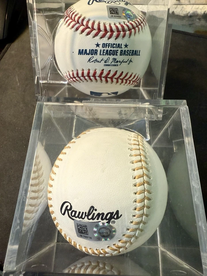 Guante de Oro Firmado Kevin Kiermaier Premio Béisbol 2019 Foto 2 de 3