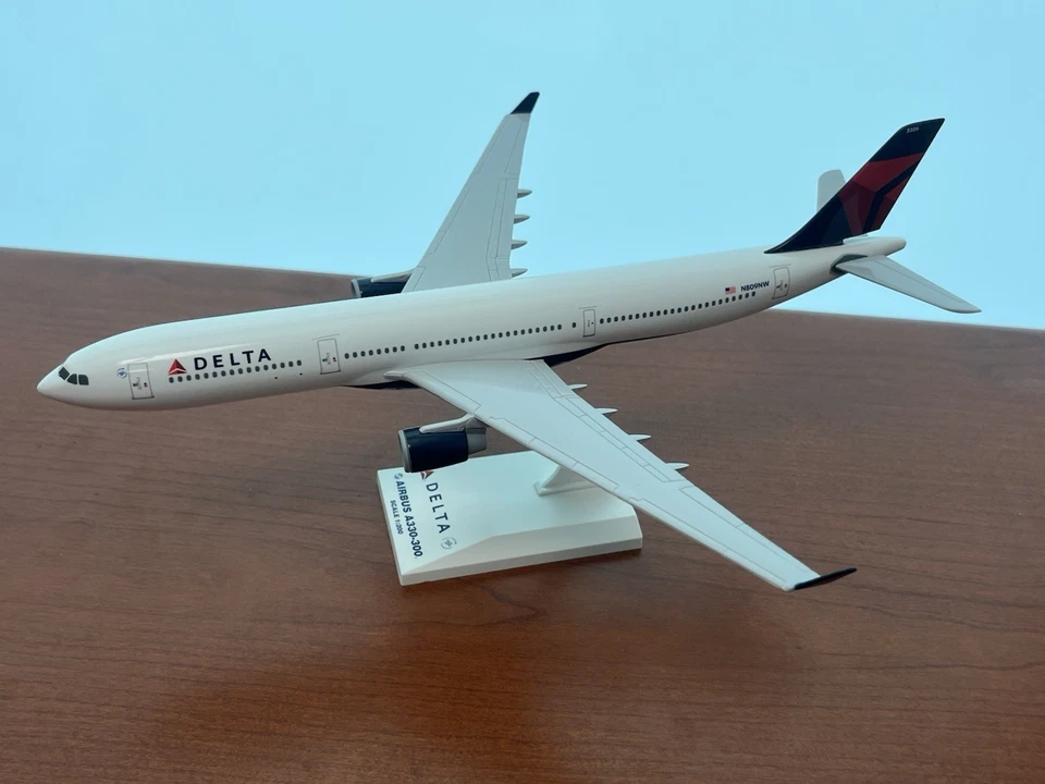 Large & Impressive Delta Airbus A330-300 1/200 Scale Desktop Travel Agency Model - Image 3 of 4