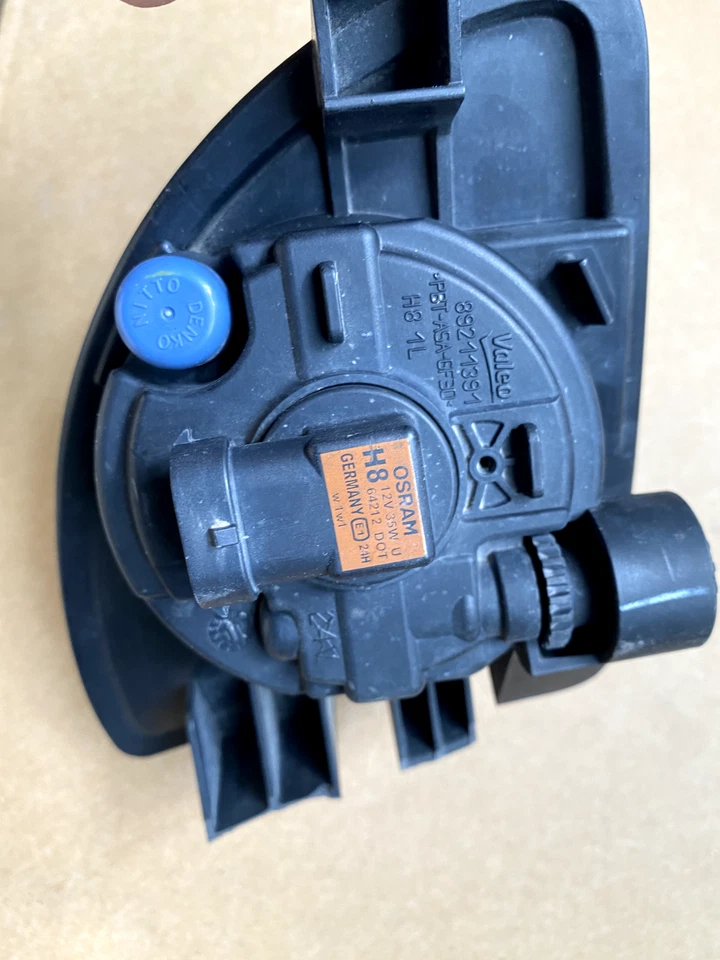 2012-2013 BMW 528I F10 Front Left Driver Lower Bumper Fog Light Assembly OEM - Image 4 of 4