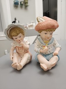 Vintage Pocelain Andrea By Sadek Piano Baby Boy&Girl Figurines Collectible 6162