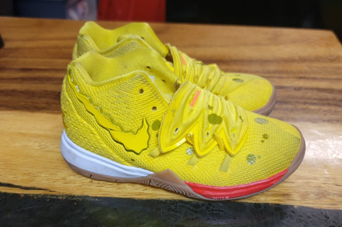 Basketball Shoes Kyrie Yellow Sandy Cheeks Kyrie Foot Locker