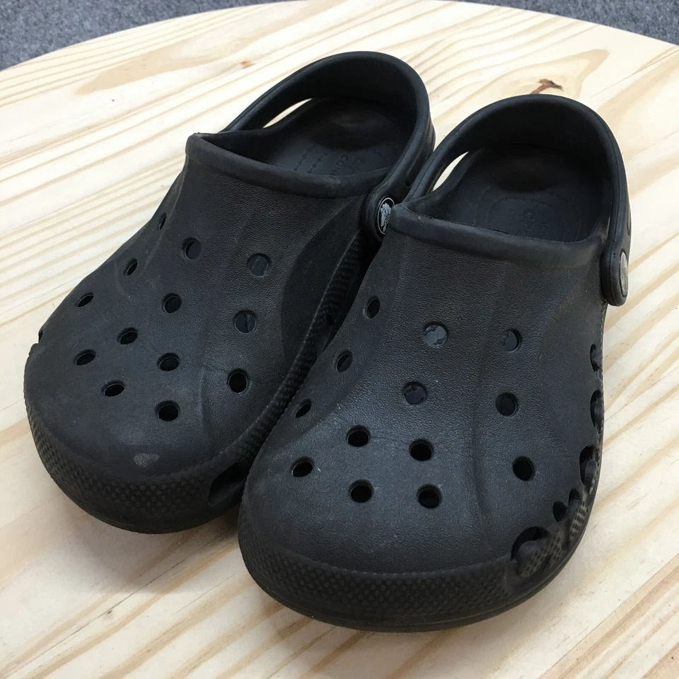Crocs Zapatos Junior 2 Baya Zuecos Negros Perforados Cómodos Informales Puntera Cerrada Planos Foto 4 de 4