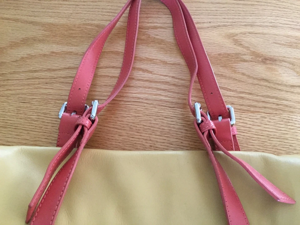 Bolso Cartera de Hombro Sondra Roberts Amarillo Melón Rosa Borde Cuero Foto 4 de 4