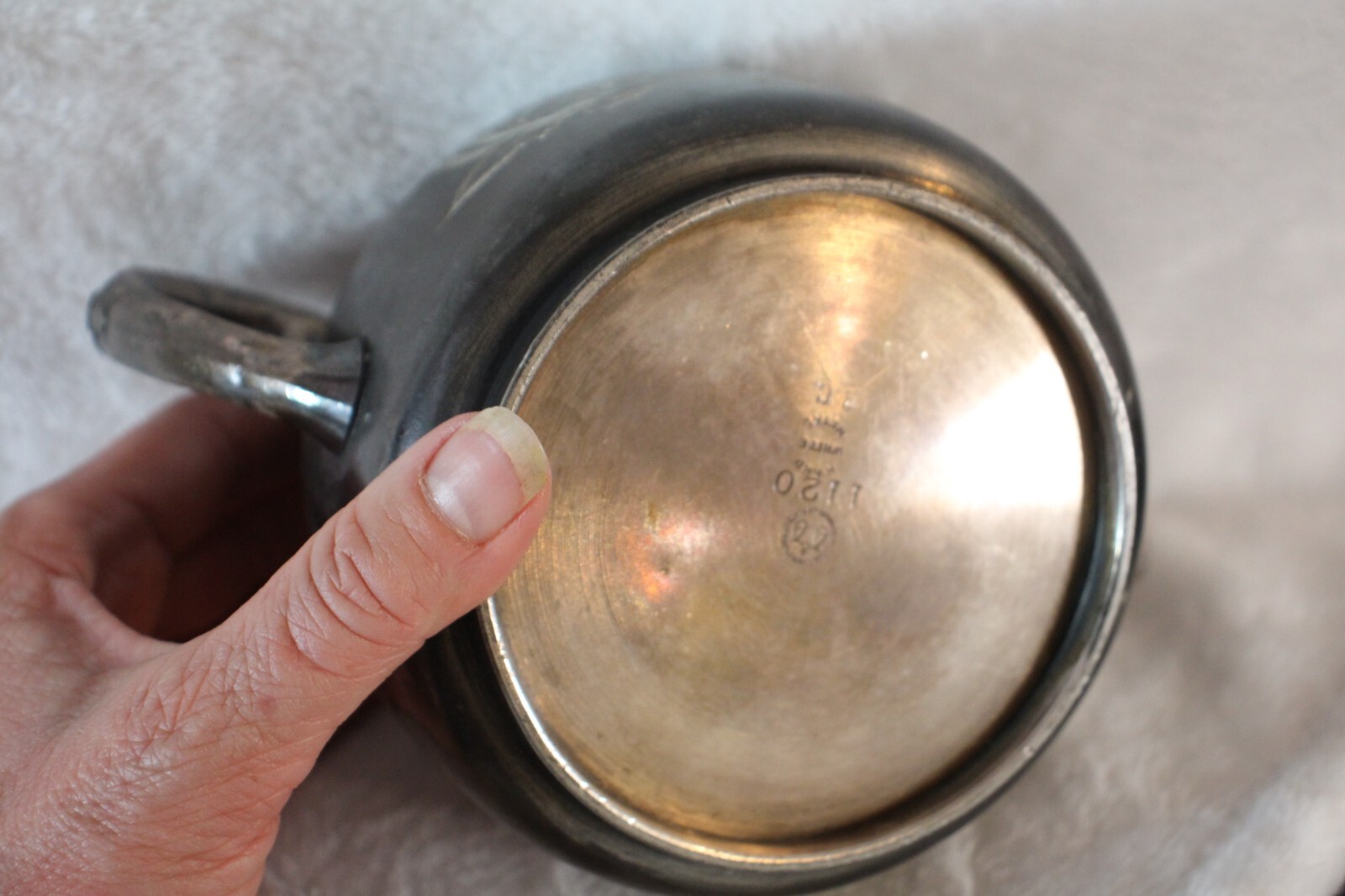 etched  Silver Sugar Bowl Middletown Plate Co. Quadruple plated marked 1120