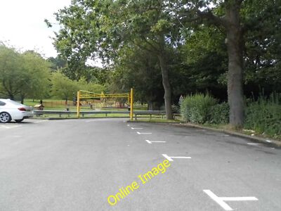 Foto 6x4 Parkplatz von Ottershaw Recreation Ground c2014