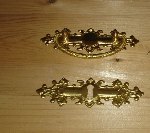 Möbelgriffe und Schilder Komplett Set für Kommoden, Neu und Orginalware - Bild 2 von 2