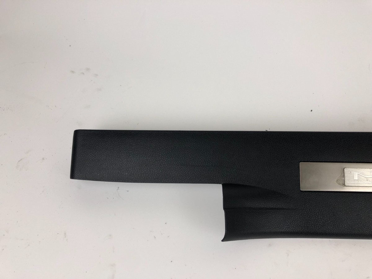 Toyota Mirai Front Right Door Sill Scuff Plate Trim Cover 67913