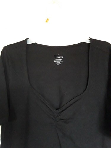 TORRID TEE SHIRT TOP COTTON BLOUSE STRETCH SZ 3 NEW NWT - Picture 2 of 3