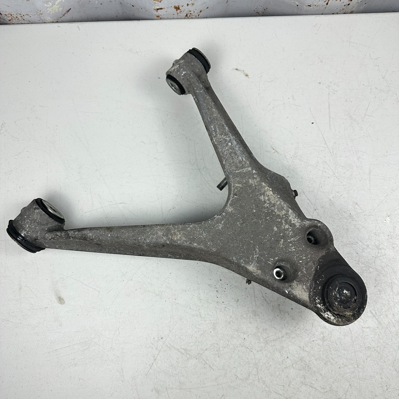 2005-2013 CHEVROLET CORVETTE C6 FRONT LEFT DRIVER SDIE LOWER CONTROL ARM OEM