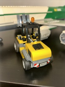 LEGO 60022 City Cargo Terminal Airplane Set- 100% Complete Missing 1 Mini Fig