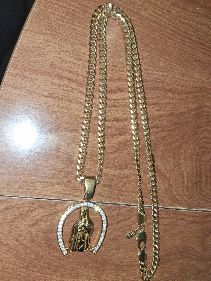 Nuevo collar religioso de diamantes cultivados en laboratorio de 30" 18KL. Foto 4 de 4