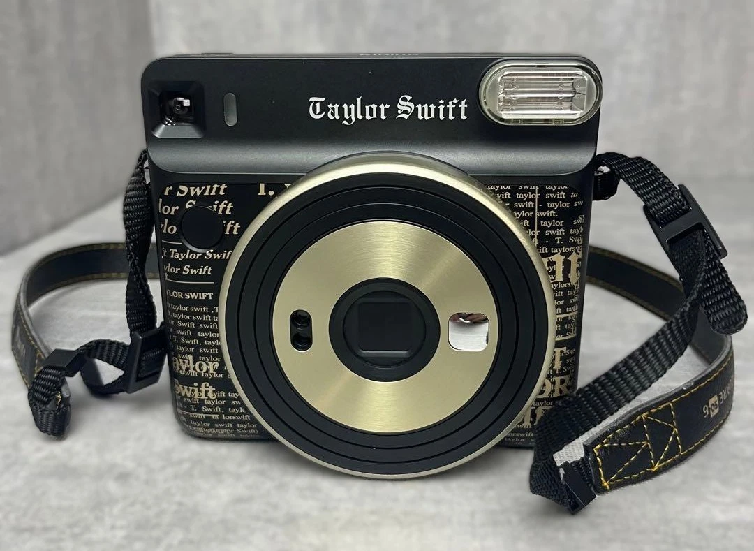 Fujifilm Instax Square SQ6 Taylor Swift - The functions, batteries & films Fujifilm Instax Square SQ6 Taylor Swift - The functions, batteries & films