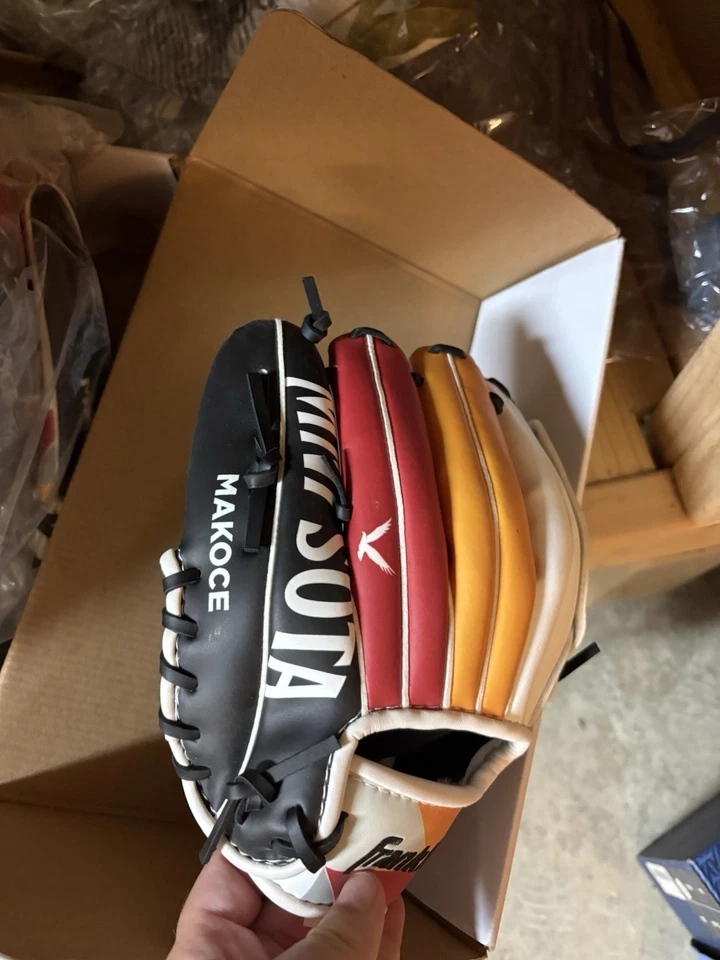 Minnesota Twins Native American Heritage Night Glove 8" Dakota Small Kid Size - Image 3 of 4