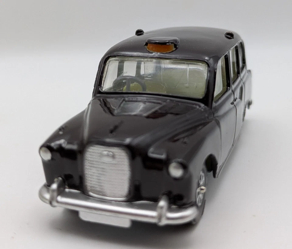 Vintage Corgi 418 Austin Black London Taxi Cab Whizzwheels NEW - Image 3 of 4
