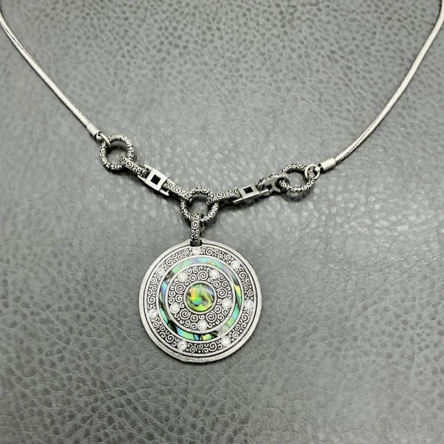 Collar colgante medallón lia sophia para mujer cadena de cristal abulón tono plata Foto 4 de 4