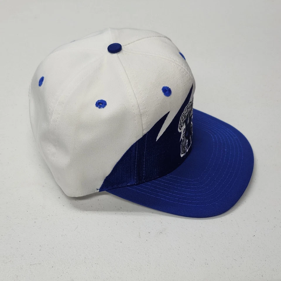 De colección Años 90 Kentucky Wildcats Sombrero Gorra Snapback Logo 7 NCAA Diente de Tiburón Blanco Foto 3 de 4