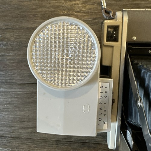 POLAROID FOLDING HIGHLANDER LAND CAMERA MODEL 80B + WINK-LIGHT Flash Model 250 - Picture 2 of 11