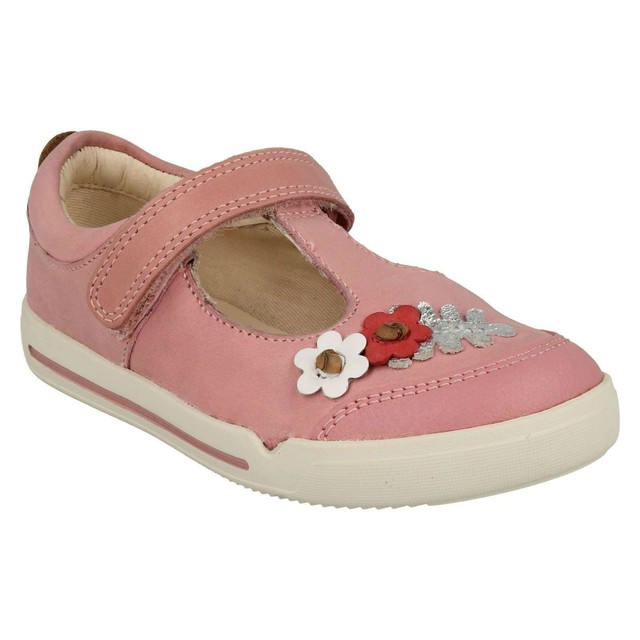 clarks little weave blush