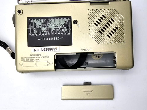BELL & HOWELL SHORTWAVE RADIO AM/FM MW SW 9 BAND WORLD RECEIVER - Picture 7 of 8