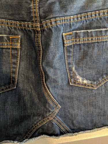 Gap Women’s Jean Skirt Denim Blue Mini Classic Cotton Size 4 Distressed - Picture 2 of 6
