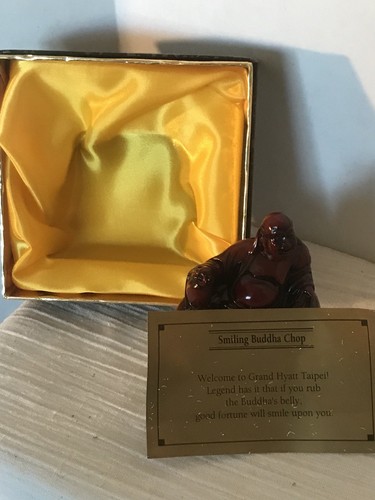 Smiling Buddha Chop from Grand Hyatt Taipei 3 1/4” tall With box - Picture 8 of 12
