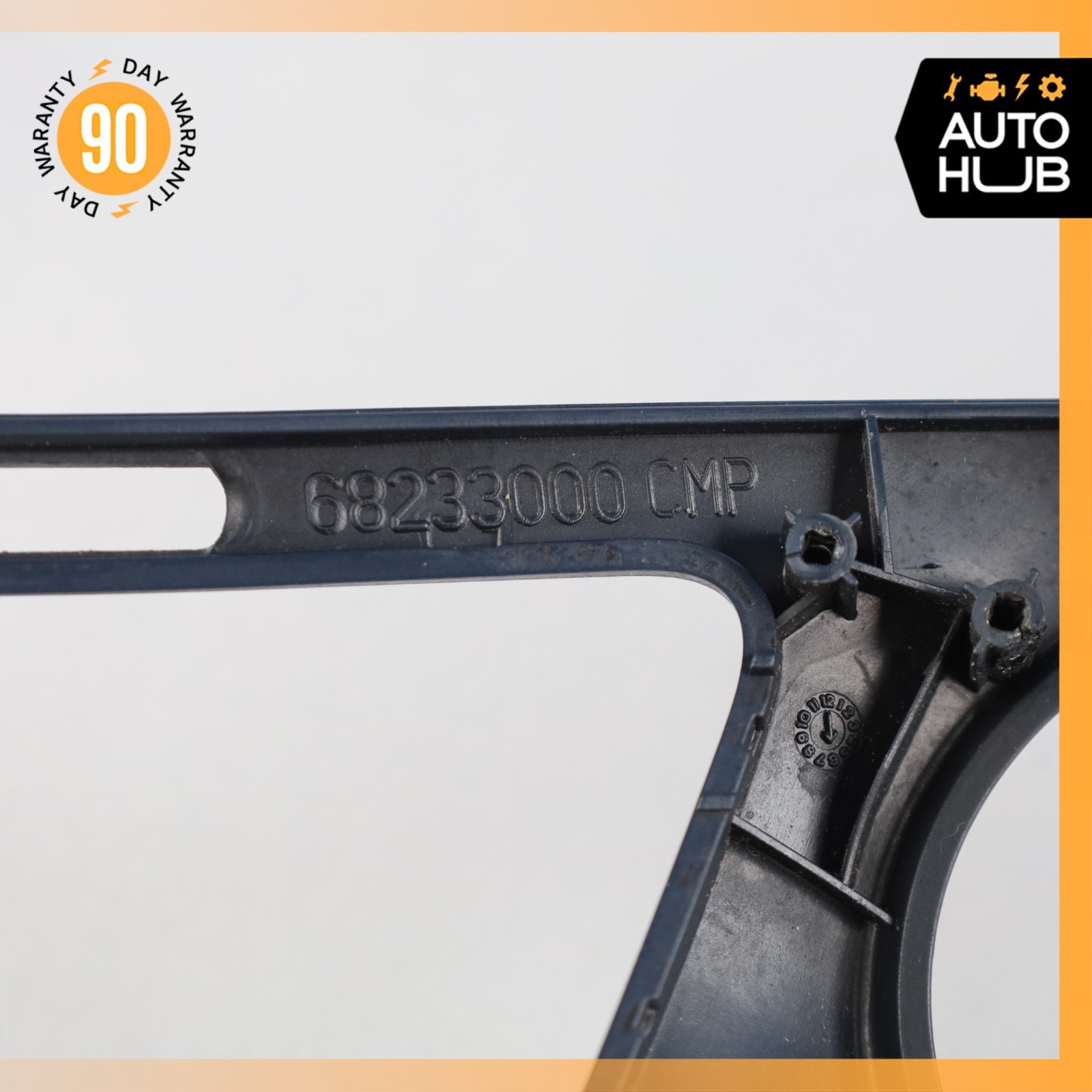 08-19 Maserati GranTurismo M145 Center Dashboard AC A/C Air Vent 68233000 OEM