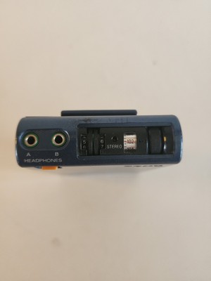 【美品】SONY FM WALKMAN ソニー FMウォークマン SRF-40 Vintage 80's Sony FM Walkman Blue SRF-40W Works/Tested Made Japan