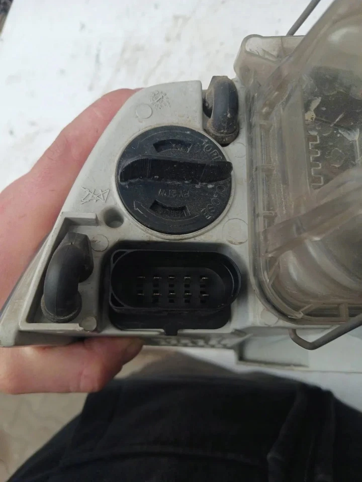 Frontscheinwerfer Skoda Octavia II Xenon Ein Stück (Rechts oder Links) Headlight - Bild 3 von 4