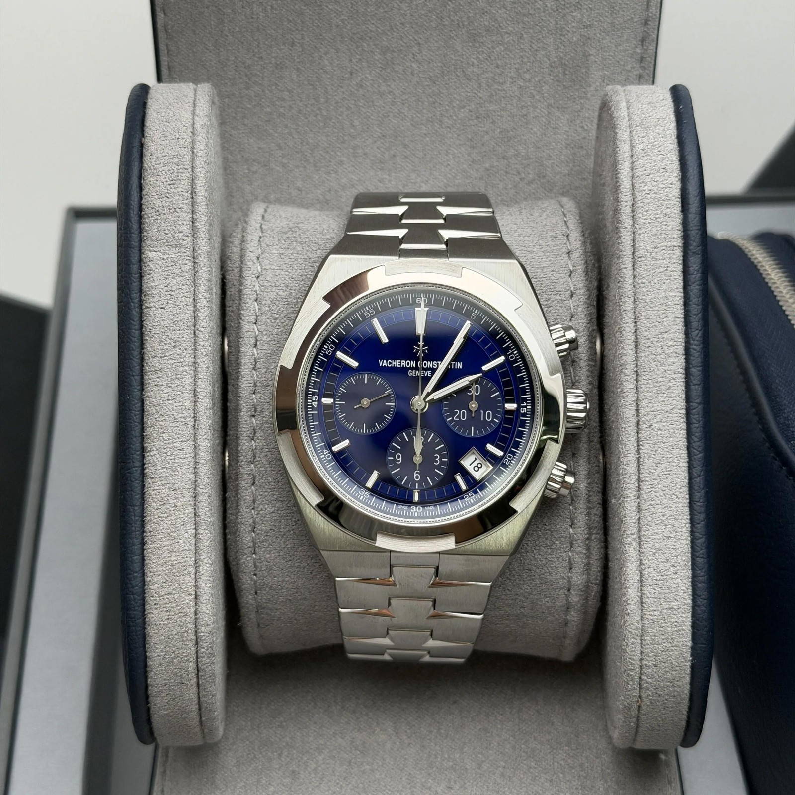 Vacheron Constantin Overseas 43mm 5520V/210A-B148 Steel Blue Dial Watch