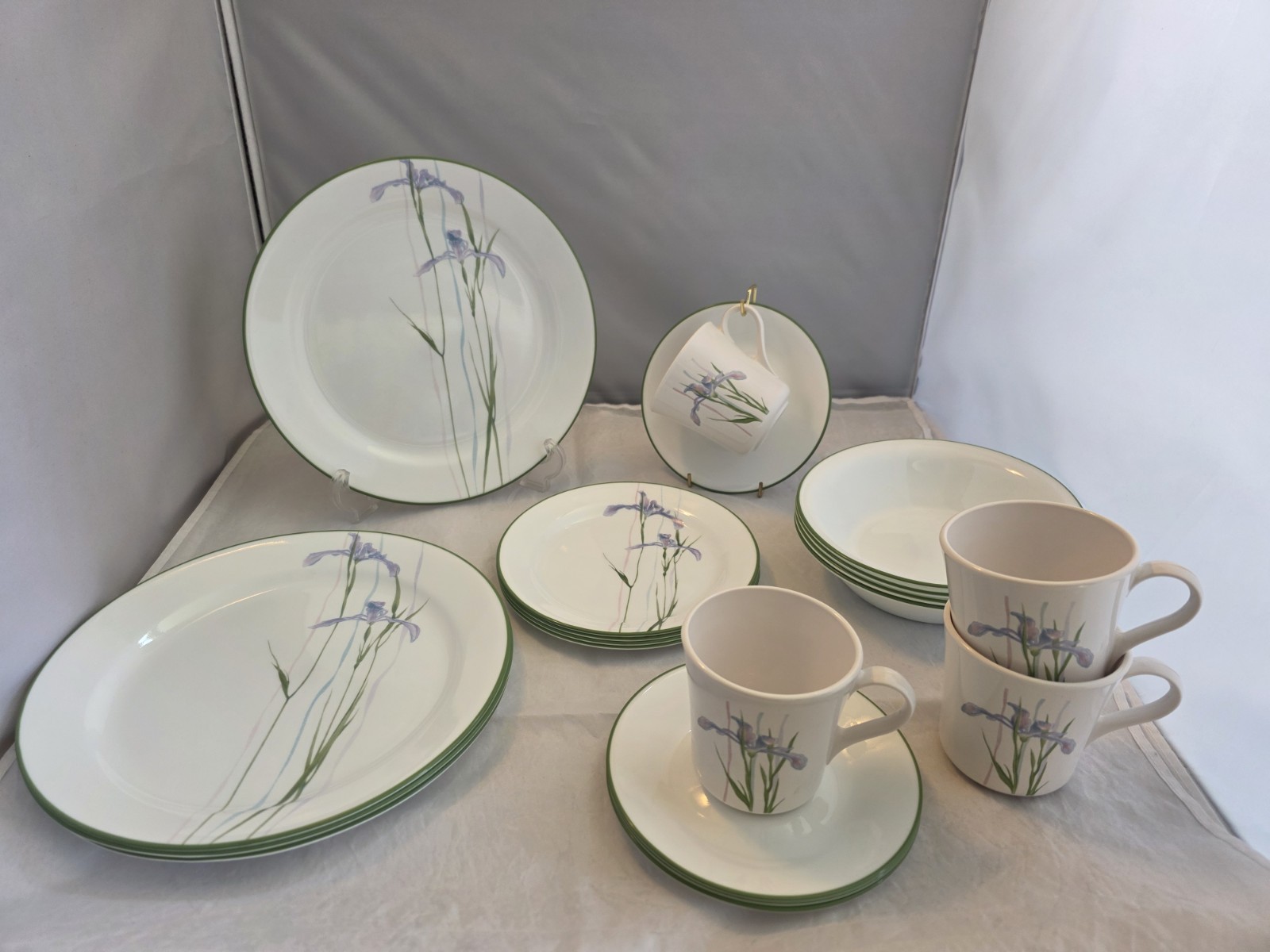 Plates Bowls Mugs Service For 4