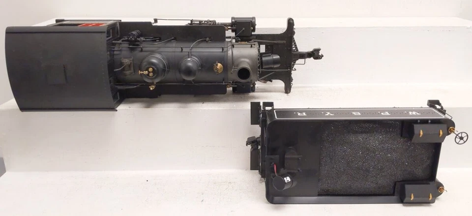 Bachmann Spectrum 81296 White Pass & Yukon 2-8-0 Steam Locomotive & Tender LN - Image 4 of 4