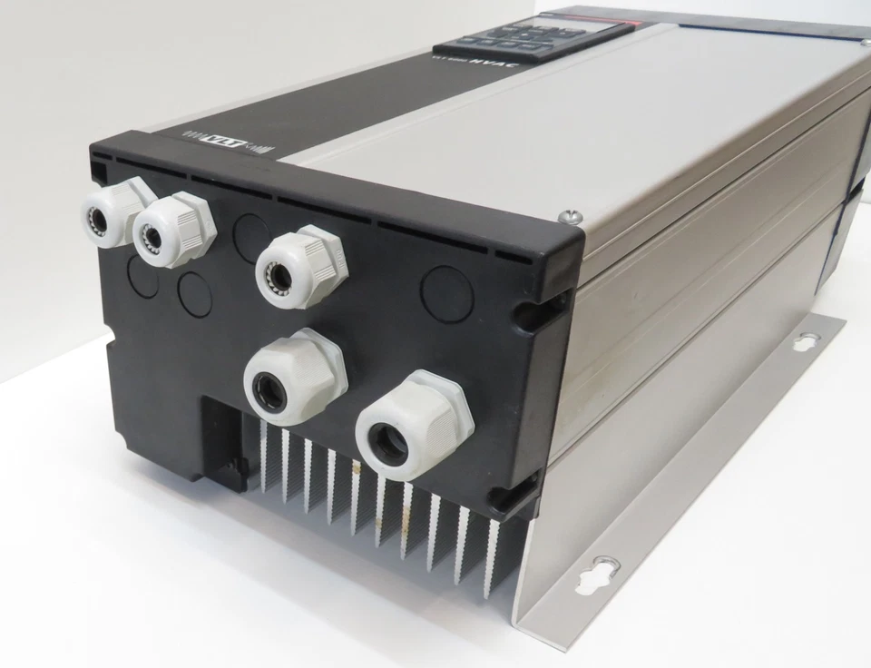 Frequenzumrichter Danfoss VLT6011 Frequency Inverter 7,5kW 10HP 16A 11,5kVA IP54 - Bild 3 von 4