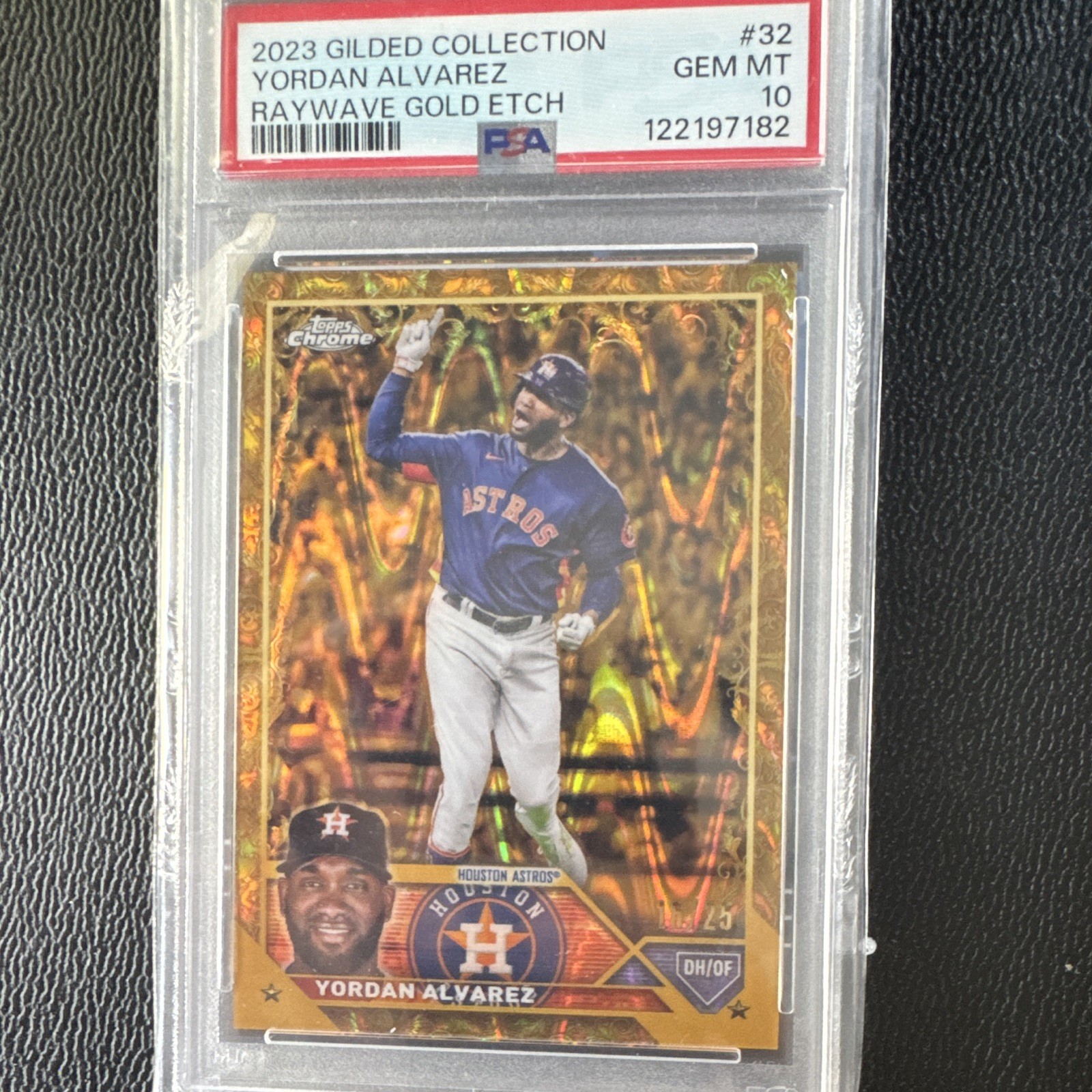 Topps Gilded Collection 2023 Yordan Alvarez Gold RayWave /25 #32 PSA 10