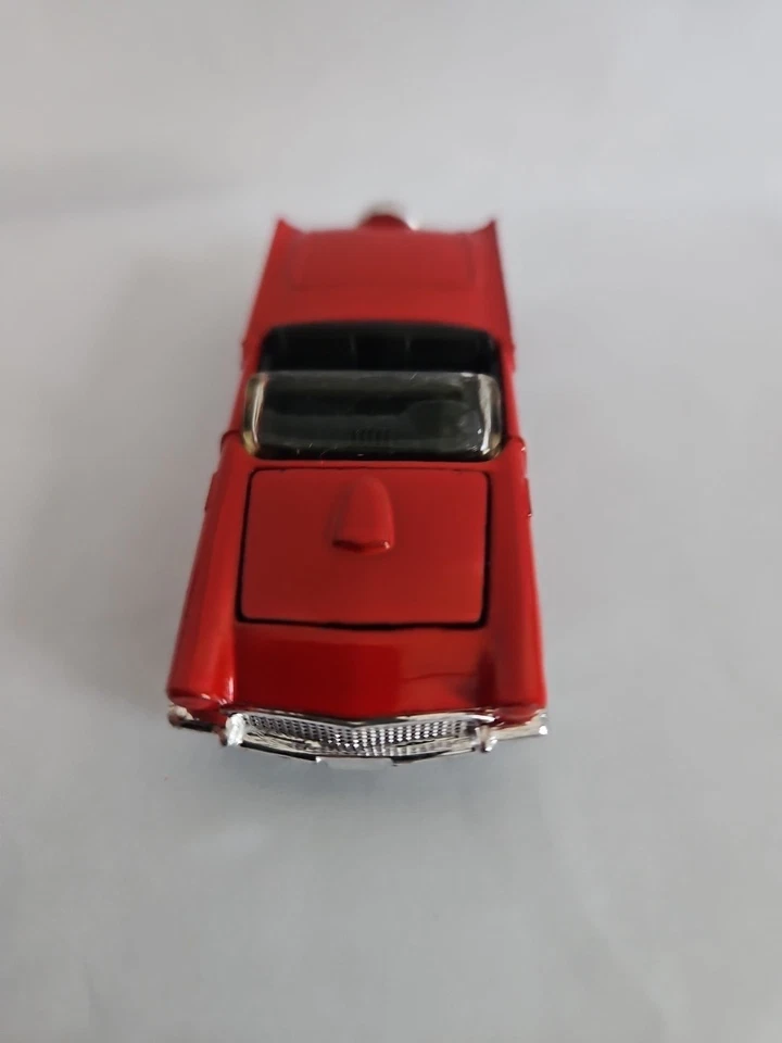 De colección Corgi Ford Thunderbird 1980 Gran Bretaña rojo convertible capó abierto Foto 4 de 4