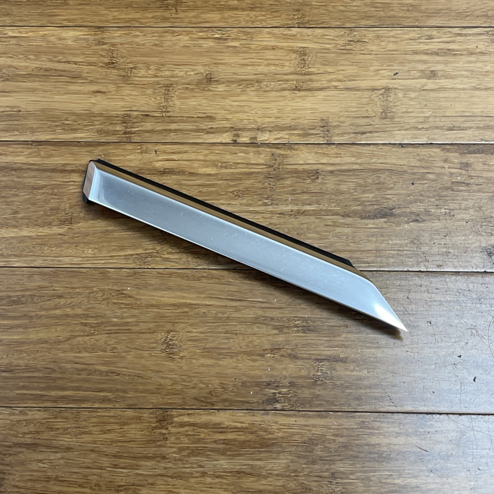 2017-2023 Rolls Royce Dawn RR6 Front Right Quarter Window Molding Trim OEM *NOTE