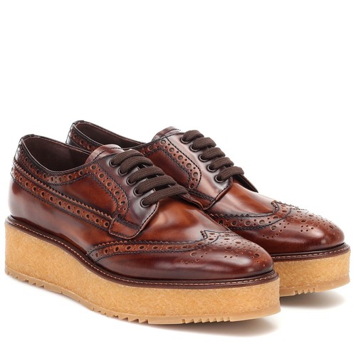 Stringate nere da donna con dettagli brogue con allacciatura oxford Lora Ferres
