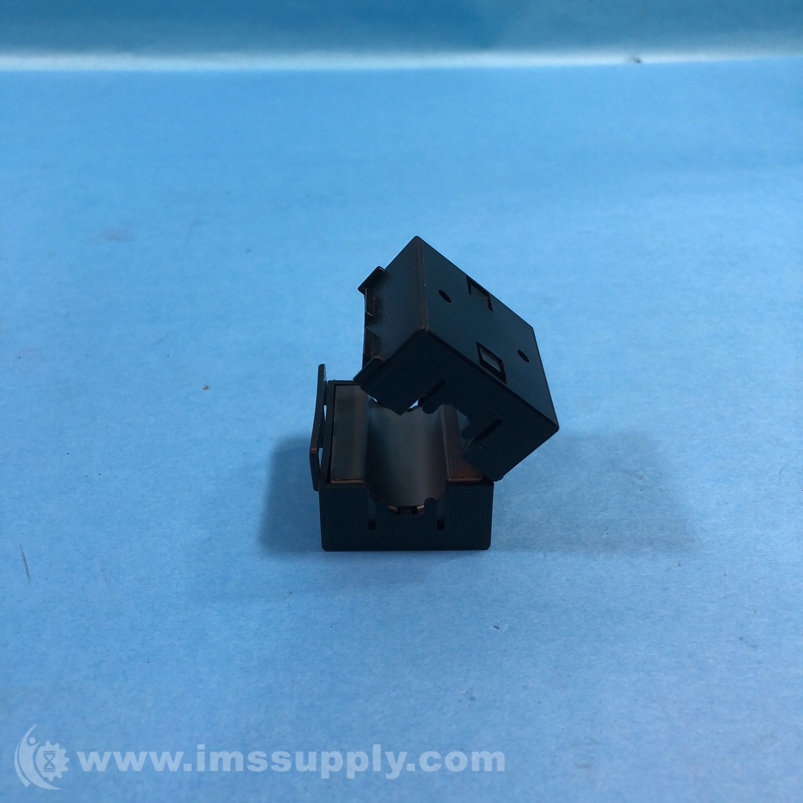 FairRite 0443164151 Ferrite Clamp On Core USIP eBay
