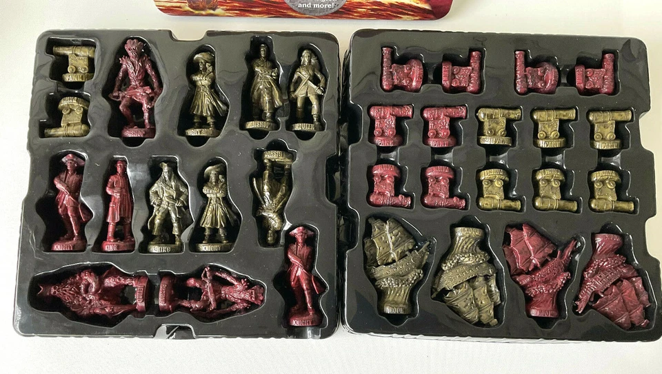 Pirates of the Caribbean at Worlds End Chess Game 2007 COLLECTORS EDITION - Image 4 of 4
