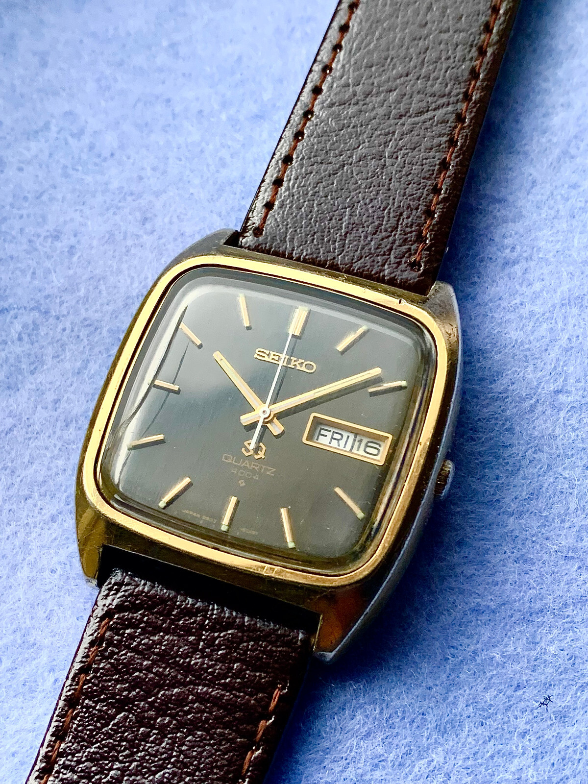 1976 Vintage Seiko SQ 4004 Gold Plated Gents Watch - Rare Find! image 8
