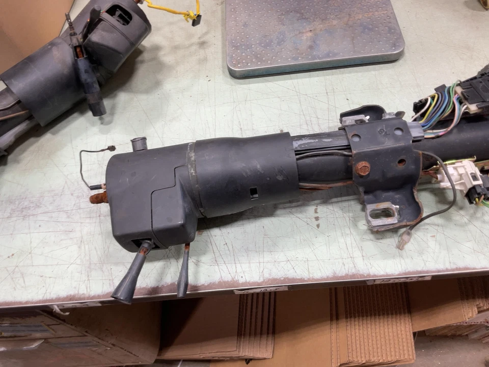 Columna de dirección PONTIAC FIREBIRD 84 85 86 87 88 SIN ENCENDIDO SIN INTERMITENTE AT Foto 3 de 4