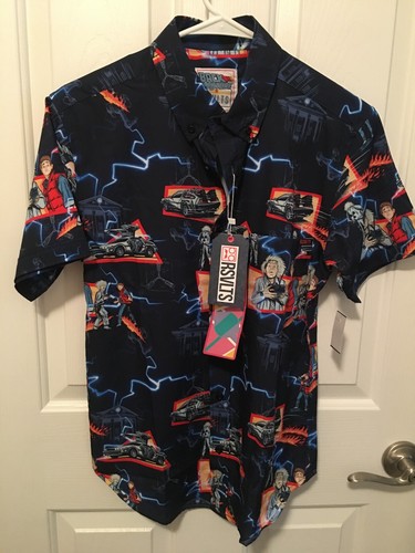 Camisa RSVLTS Regreso al Futuro OUTATIME Talla XS Marty Doc Universal Studios Nueva con Etiquetas - Imagen 18 de 37
