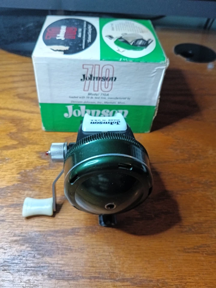 Carrete Spincast Johnson 710-A vintage con caja y manual Foto 2 de 4