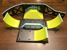 Tech Deck Transforming Sk8 Container Pro Modular Skatepark (mint condition)