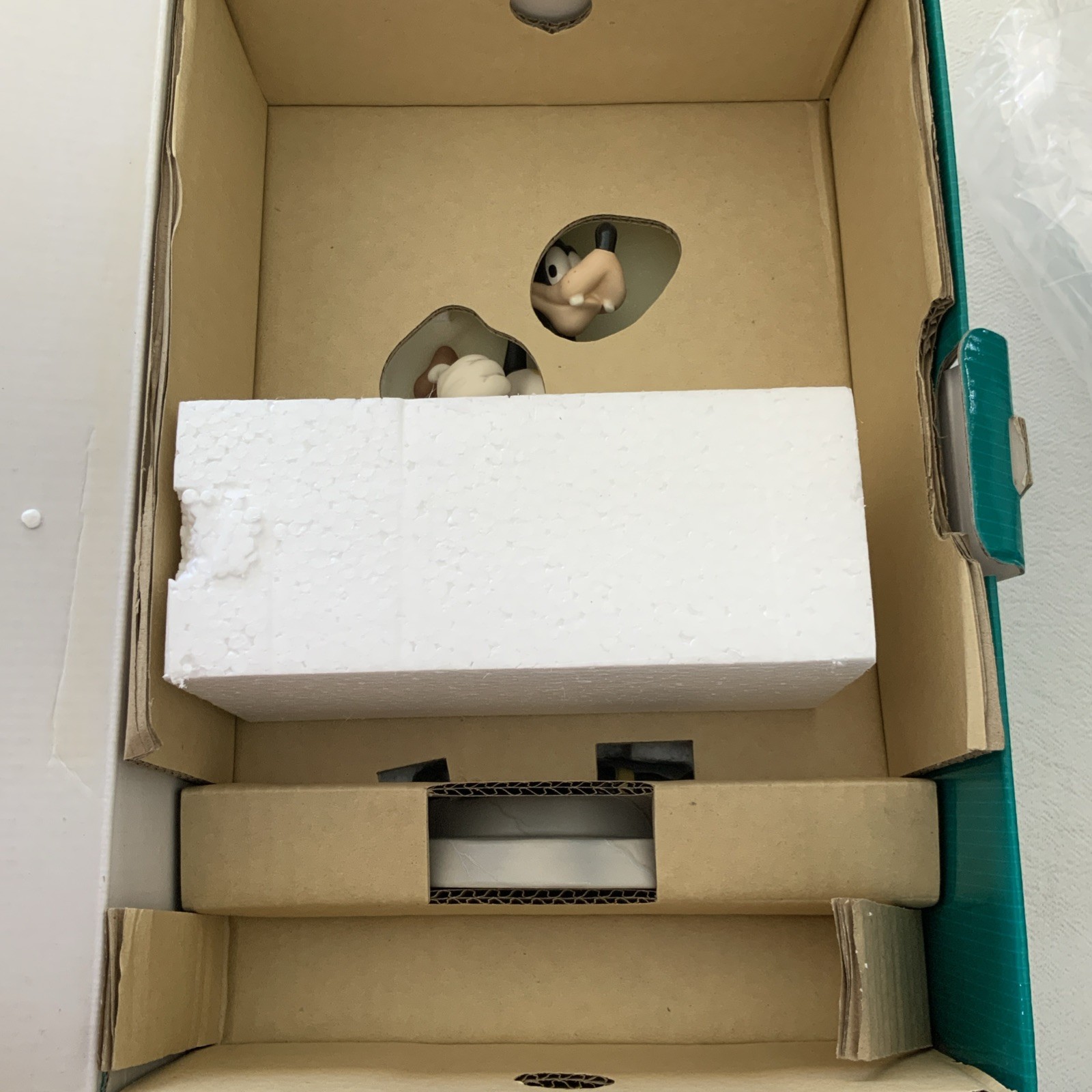 WDCC Olympic Champ’s Goofy “Torchbearer” N.L.E.